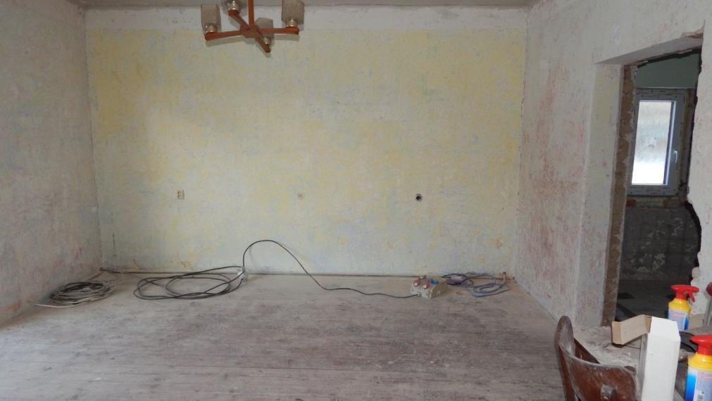 SPEKTRUM REALITY - Na Predaj 3 -izbový rodinný dom s pozemkom 722 m2, Handlová