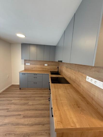 SPEKTRUM REALITY- Na PREDAJ 3 -izbový byt, 63.3 m2 s balkónom, Handlová, ul. Prievidzská