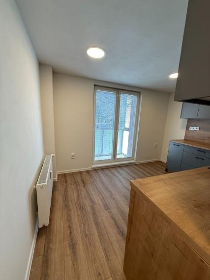 SPEKTRUM REALITY- Na PREDAJ 3 -izbový byt, 63.3 m2 s balkónom, Handlová, ul. Prievidzská