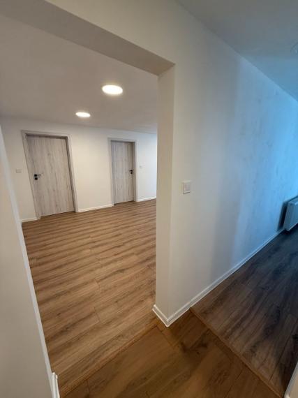 SPEKTRUM REALITY- Na PREDAJ 3 -izbový byt, 63.3 m2 s balkónom, Handlová, ul. Prievidzská