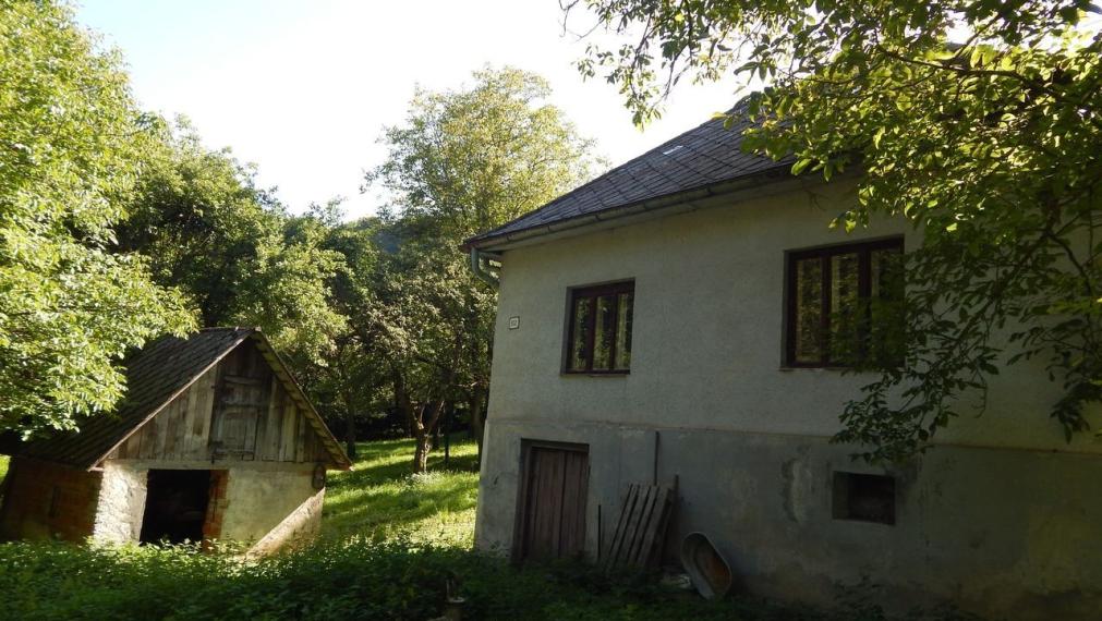 SPEKTRUM REALITY- Na predaj 3-izbový rodinný dom s pozemkom 1840 m2, Valaská Bela, okres Prievidza