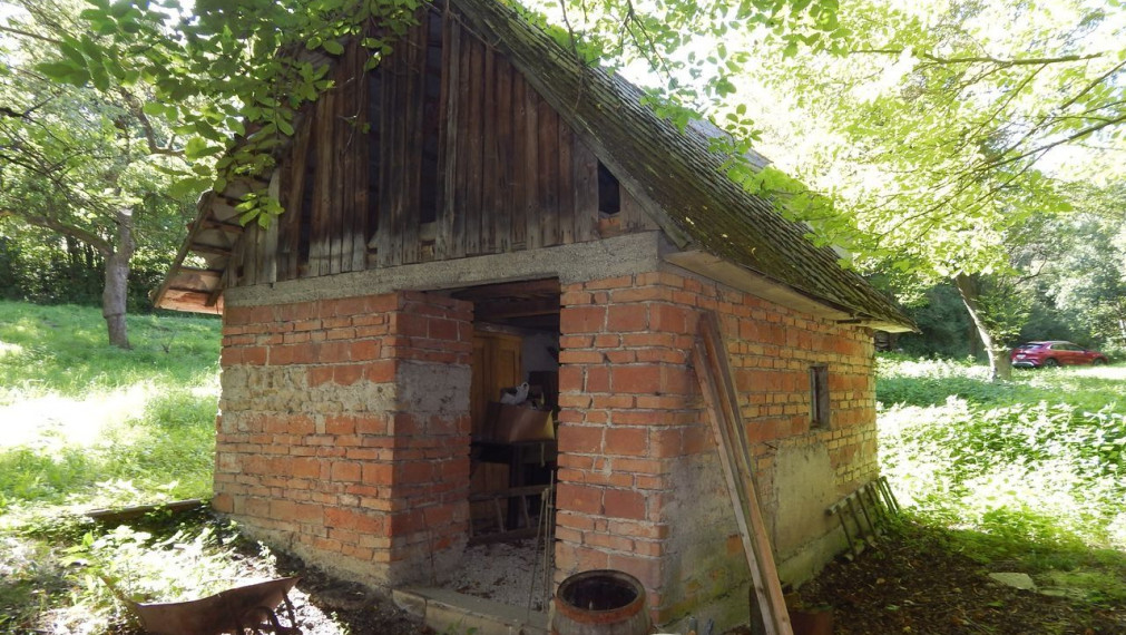 SPEKTRUM REALITY- Na predaj 3-izbový rodinný dom s pozemkom 1840 m2, Valaská Bela, okres Prievidza