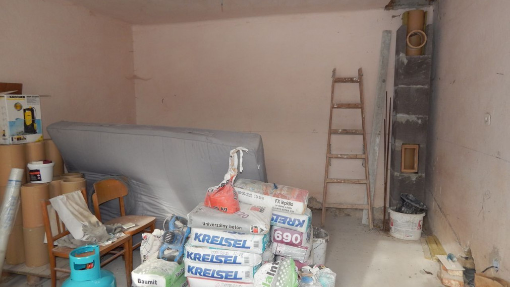 SPEKTRUM REALITY- Na predaj 3-izbový rodinný dom s pozemkom 1840 m2, Valaská Bela, okres Prievidza