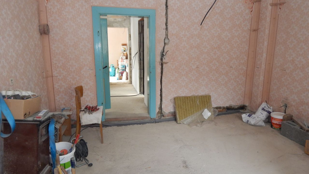 SPEKTRUM REALITY- Na predaj 3-izbový rodinný dom s pozemkom 1840 m2, Valaská Bela, okres Prievidza