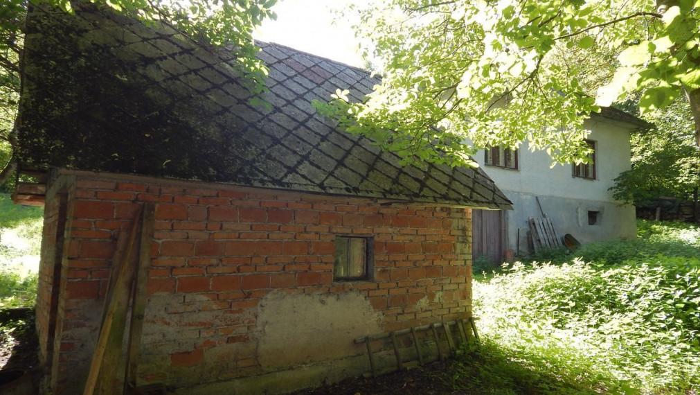 SPEKTRUM REALITY- Na predaj 3-izbový rodinný dom s pozemkom 1840 m2, Valaská Bela, okres Prievidza