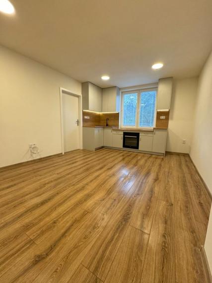 SPEKTRUM REALITY- Na PREDAJ 3 -izbový byt, 57 m2, Handlová, ul. ČSA