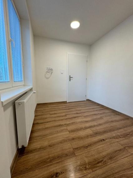 SPEKTRUM REALITY- Na PREDAJ 3 -izbový byt, 57 m2, Handlová, ul. ČSA