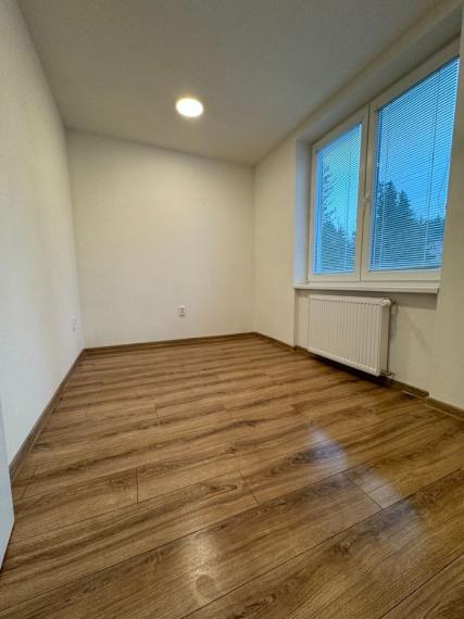 SPEKTRUM REALITY- Na PREDAJ 3 -izbový byt, 57 m2, Handlová, ul. ČSA