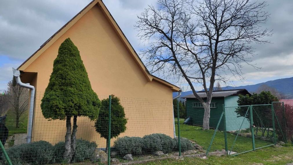 SPEKTRUM REALITY- Na Predaj dve záhradné chatky s pozemkom 1618 m2, záhradkárska osada ,, Mlynárka " Handlová, okres Prievidza