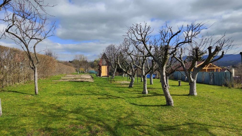 SPEKTRUM REALITY- Na Predaj dve záhradné chatky s pozemkom 1618 m2, záhradkárska osada ,, Mlynárka " Handlová, okres Prievidza