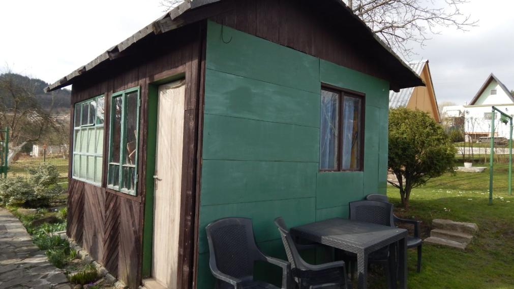 SPEKTRUM REALITY- Na Predaj dve záhradné chatky s pozemkom 1618 m2, záhradkárska osada ,, Mlynárka " Handlová, okres Prievidza