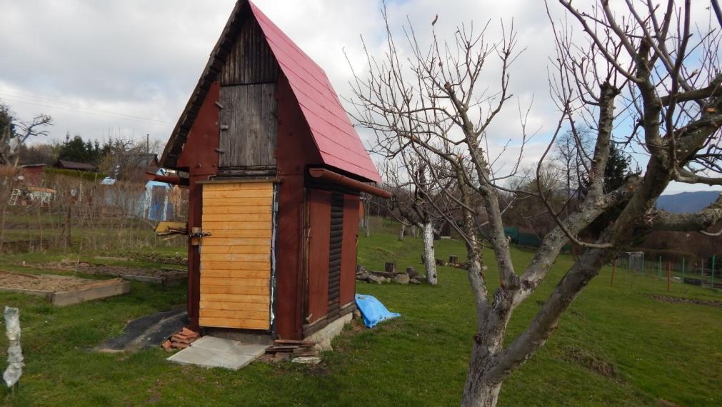SPEKTRUM REALITY- Na Predaj dve záhradné chatky s pozemkom 1618 m2, záhradkárska osada ,, Mlynárka " Handlová, okres Prievidza