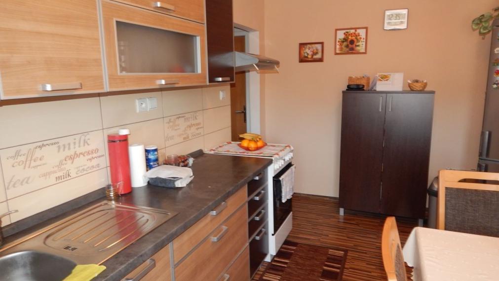 SPEKTRUM REALITY- Na Predaj veľkometrážny 4-izbový byt 105 m2, Handlová, 29.Augusta