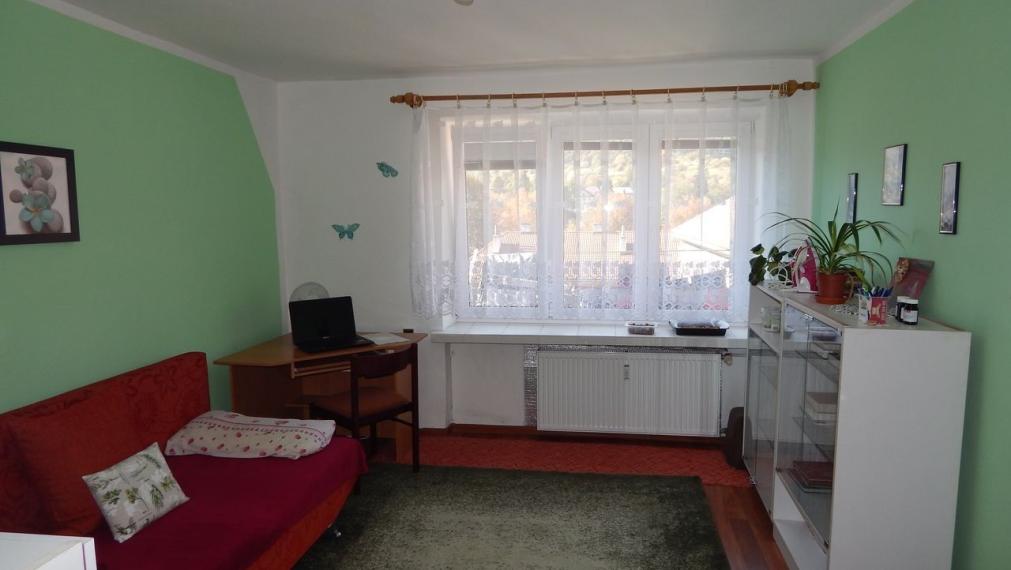 SPEKTRUM REALITY- Na Predaj veľkometrážny 4-izbový byt 105 m2, Handlová, 29.Augusta