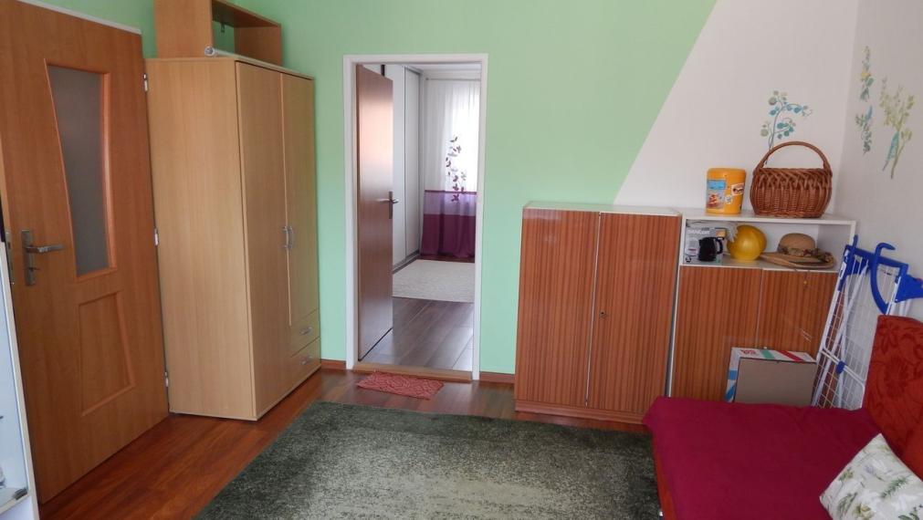 SPEKTRUM REALITY- Na Predaj veľkometrážny 4-izbový byt 105 m2, Handlová, 29.Augusta