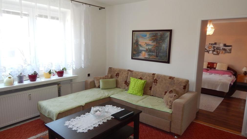 SPEKTRUM REALITY- Na Predaj veľkometrážny 4-izbový byt 105 m2, Handlová, 29.Augusta