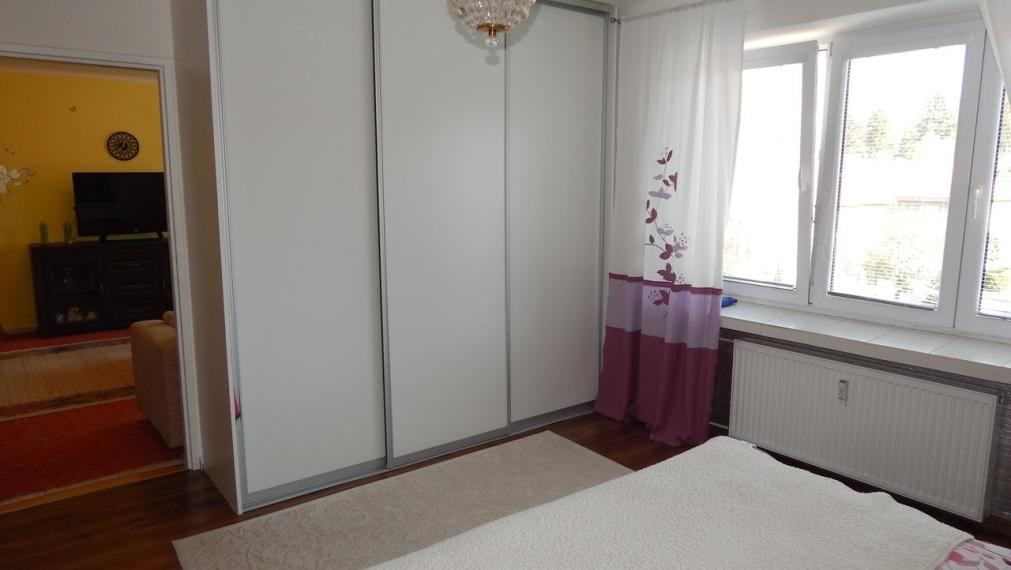 SPEKTRUM REALITY- Na Predaj veľkometrážny 4-izbový byt 105 m2, Handlová, 29.Augusta