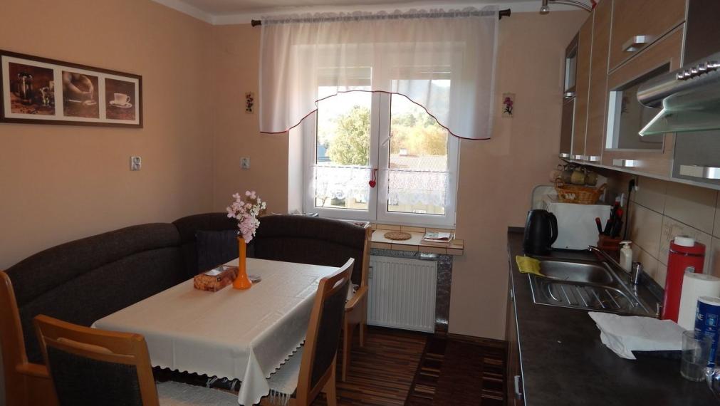 SPEKTRUM REALITY- Na Predaj veľkometrážny 4-izbový byt 105 m2, Handlová, 29.Augusta