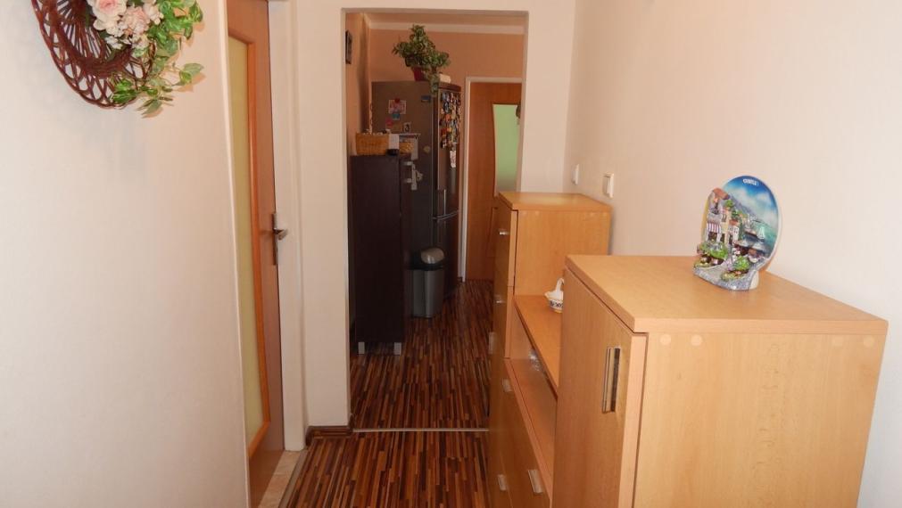 SPEKTRUM REALITY- Na Predaj veľkometrážny 4-izbový byt 105 m2, Handlová, 29.Augusta