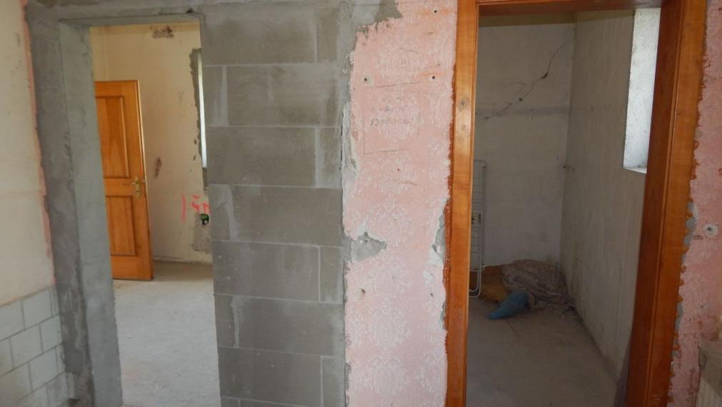 EXKLUZÍVNE-SPEKTRUM REALITY- Na predaj  7-izbový rodinný dom s pozemkom  1109 m2, Valaská Bela, okres Prievidza