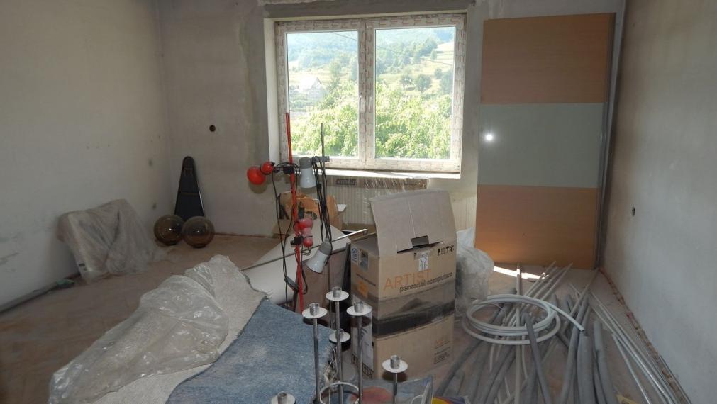 EXKLUZÍVNE-SPEKTRUM REALITY- Na predaj  7-izbový rodinný dom s pozemkom  1109 m2, Valaská Bela, okres Prievidza