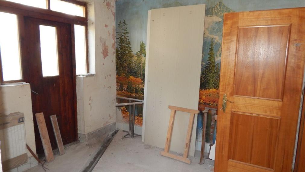 EXKLUZÍVNE-SPEKTRUM REALITY- Na predaj  7-izbový rodinný dom s pozemkom  1109 m2, Valaská Bela, okres Prievidza