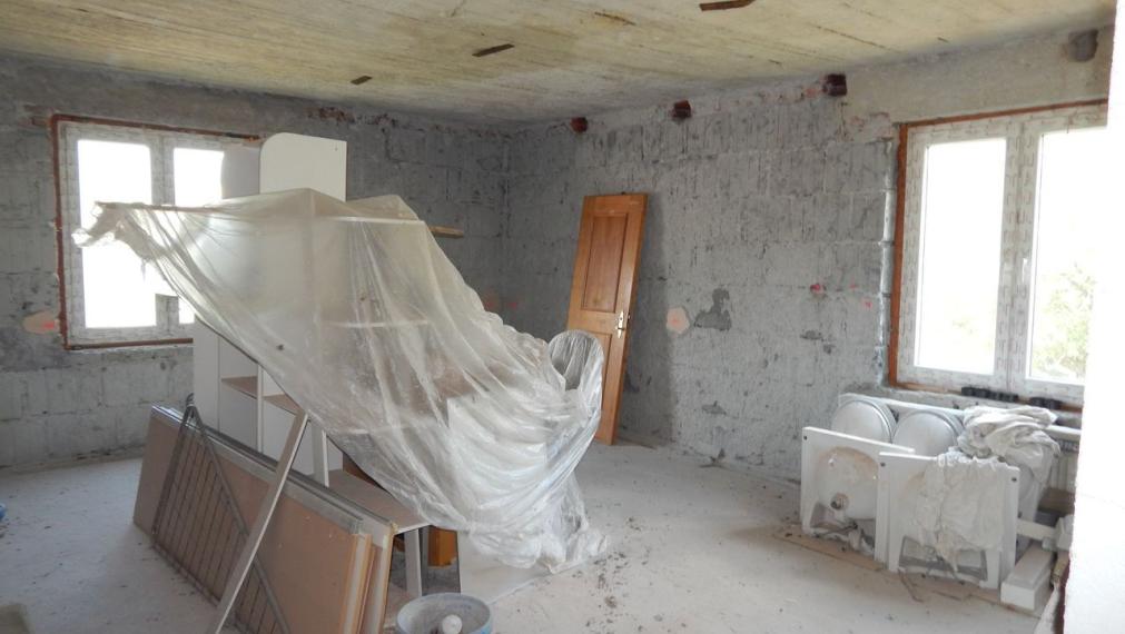 EXKLUZÍVNE-SPEKTRUM REALITY- Na predaj  7-izbový rodinný dom s pozemkom  1109 m2, Valaská Bela, okres Prievidza