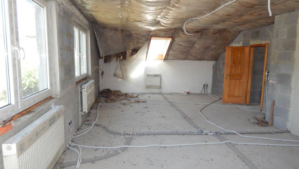 EXKLUZÍVNE-SPEKTRUM REALITY- Na predaj  7-izbový rodinný dom s pozemkom  1109 m2, Valaská Bela, okres Prievidza