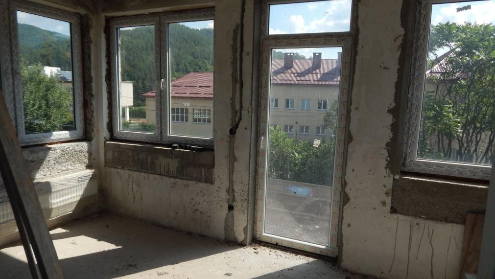 EXKLUZÍVNE-SPEKTRUM REALITY- Na predaj  7-izbový rodinný dom s pozemkom  1109 m2, Valaská Bela, okres Prievidza