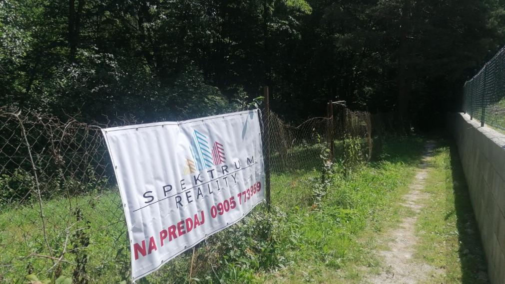 SPEKTRUM REALITY- Na predaj záhrada 348 m2, Handlová, okres Prievidza