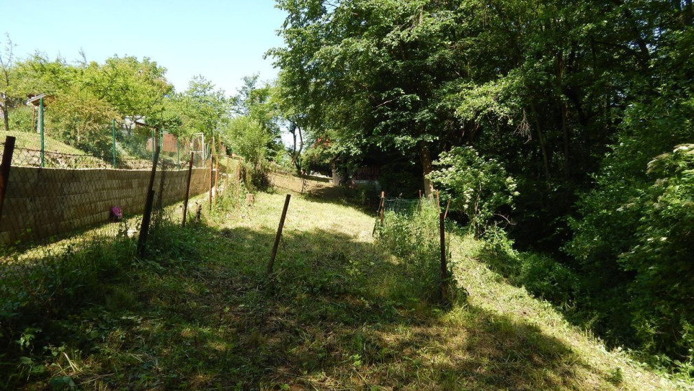 SPEKTRUM REALITY- Na predaj záhrada 348 m2, Handlová, okres Prievidza