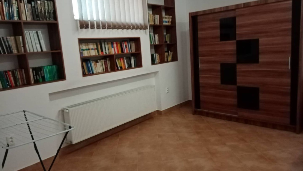 Na prenájom 2 izbový atypický byt v centre mesta BN