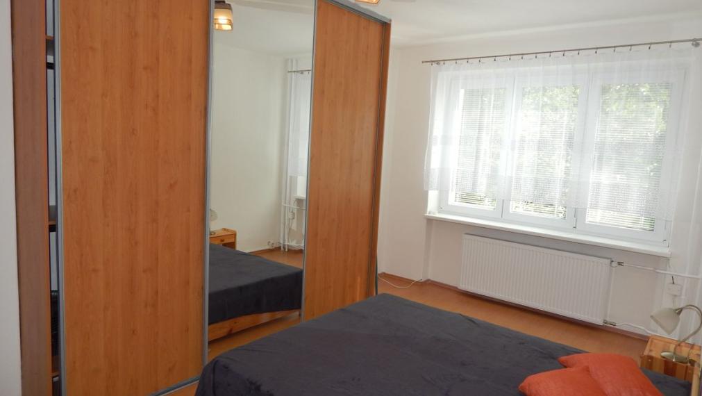 SPEKTRUM REALITY- Na PRENÁJOM komplet rekonštruovaný, zariadený 2- izbový byt, 53 m2, Handlová