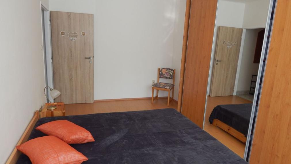 SPEKTRUM REALITY- Na PRENÁJOM komplet rekonštruovaný, zariadený 2- izbový byt, 53 m2, Handlová