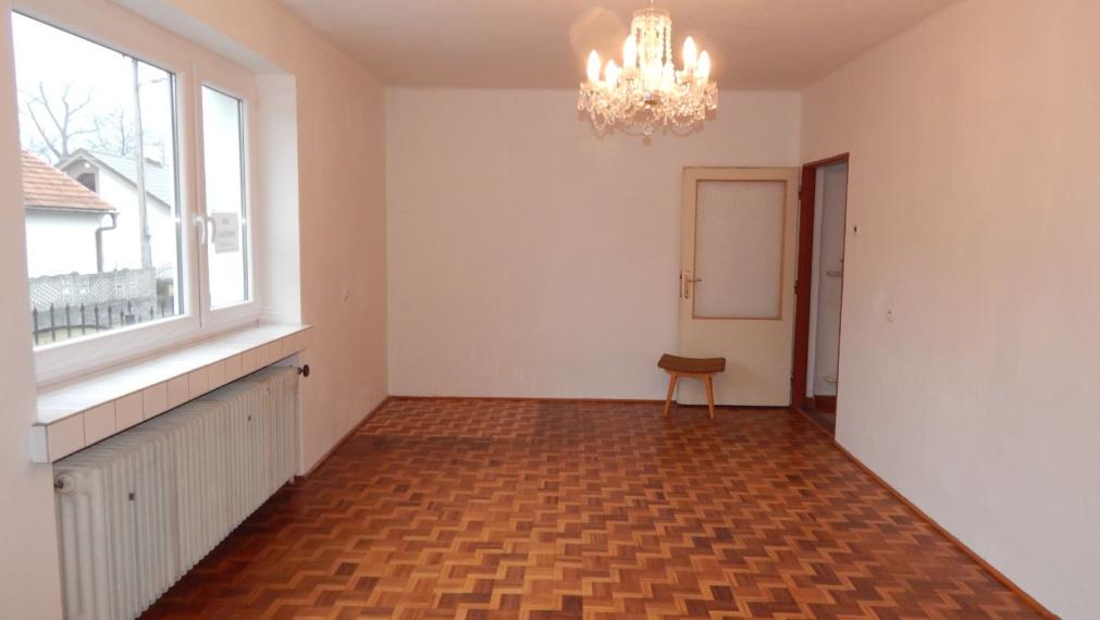 SPEKTRUM REALITY- NA PREDAJ 5-IZBOVÝ DVOJPODLAŽNÝ RODINNÝ DOM S TERASOU A GARÁŽOU, HANDLOVÁ