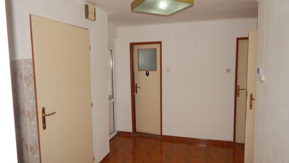 SPEKTRUM REALITY- NA PREDAJ 5-IZBOVÝ DVOJPODLAŽNÝ RODINNÝ DOM S TERASOU A GARÁŽOU, HANDLOVÁ