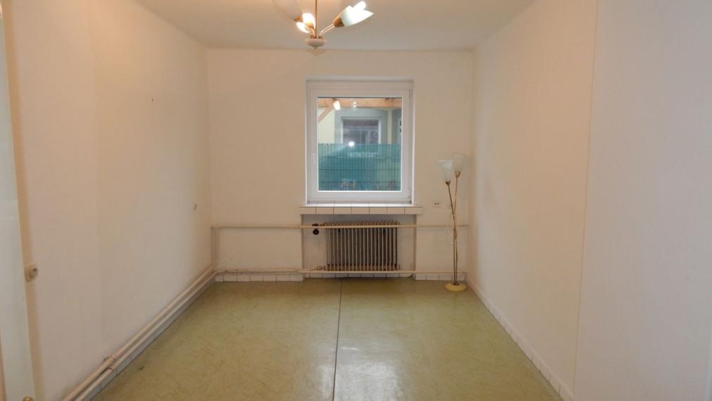 SPEKTRUM REALITY- NA PREDAJ 5-IZBOVÝ DVOJPODLAŽNÝ RODINNÝ DOM S TERASOU A GARÁŽOU, HANDLOVÁ