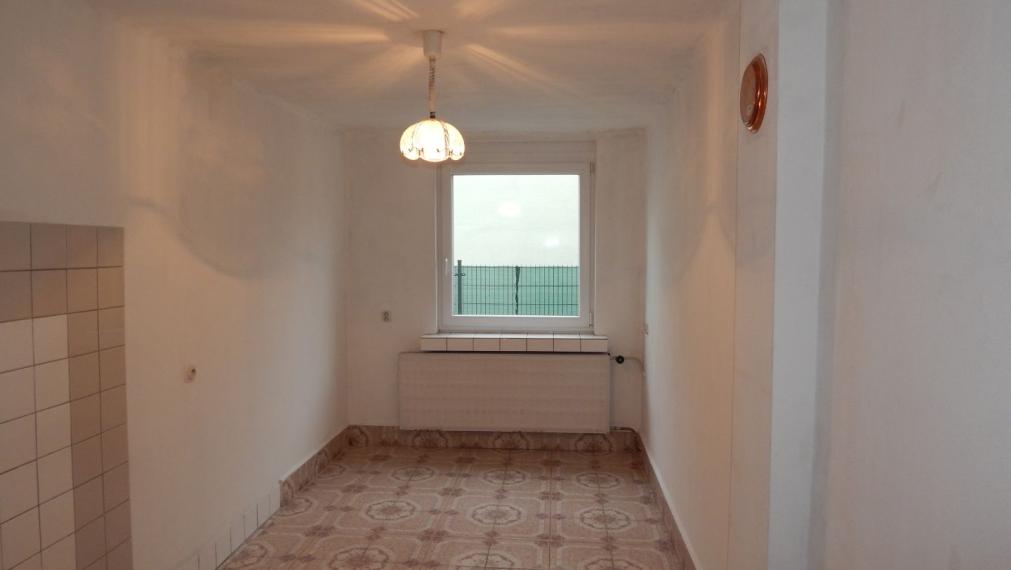 SPEKTRUM REALITY- NA PREDAJ 5-IZBOVÝ DVOJPODLAŽNÝ RODINNÝ DOM S TERASOU A GARÁŽOU, HANDLOVÁ