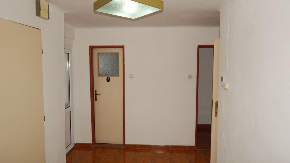 SPEKTRUM REALITY- NA PREDAJ 5-IZBOVÝ DVOJPODLAŽNÝ RODINNÝ DOM S TERASOU A GARÁŽOU, HANDLOVÁ