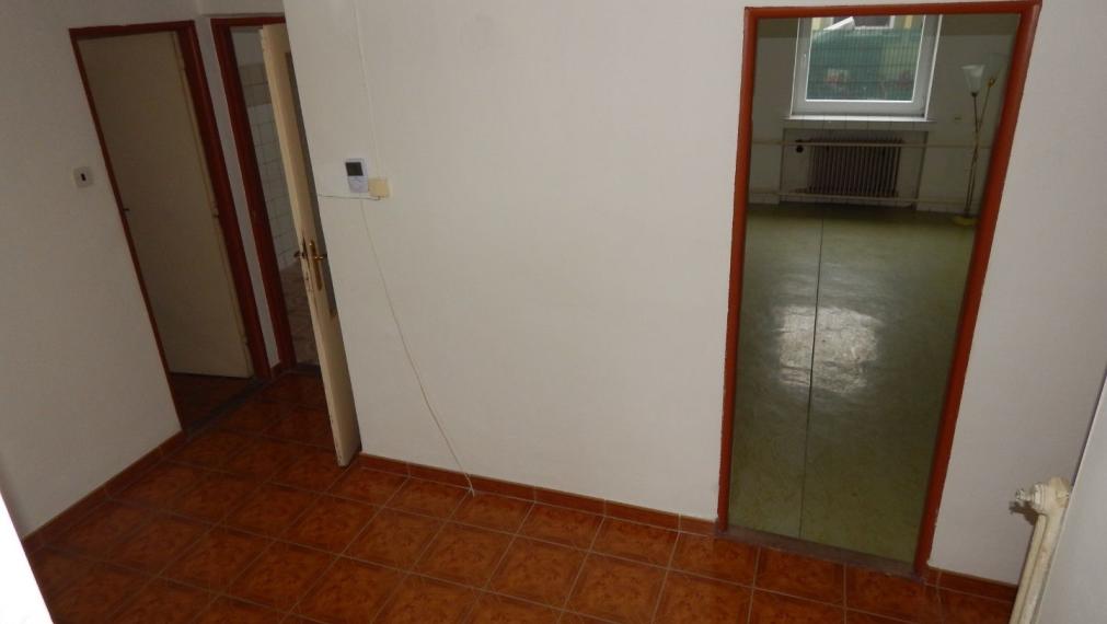 SPEKTRUM REALITY- NA PREDAJ 5-IZBOVÝ DVOJPODLAŽNÝ RODINNÝ DOM S TERASOU A GARÁŽOU, HANDLOVÁ