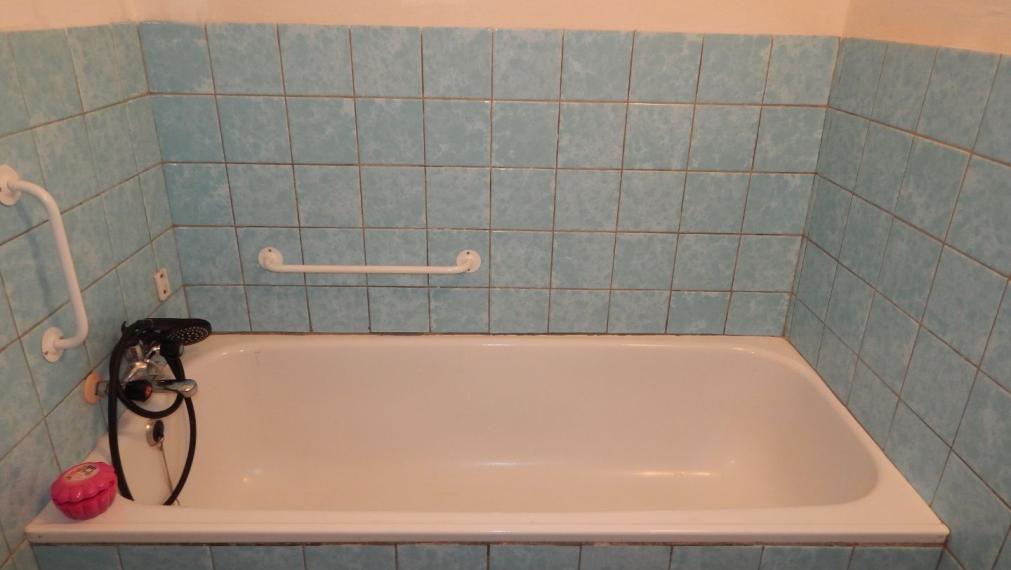 SPEKTRUM REALITY- NA PREDAJ 5-IZBOVÝ DVOJPODLAŽNÝ RODINNÝ DOM S TERASOU A GARÁŽOU, HANDLOVÁ