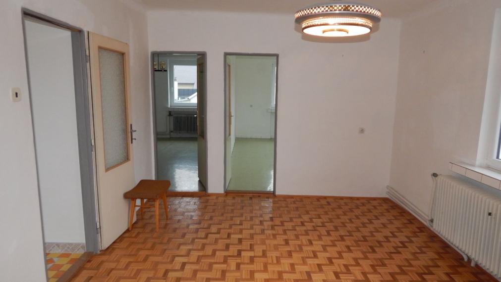 SPEKTRUM REALITY- NA PREDAJ 5-IZBOVÝ DVOJPODLAŽNÝ RODINNÝ DOM S TERASOU A GARÁŽOU, HANDLOVÁ