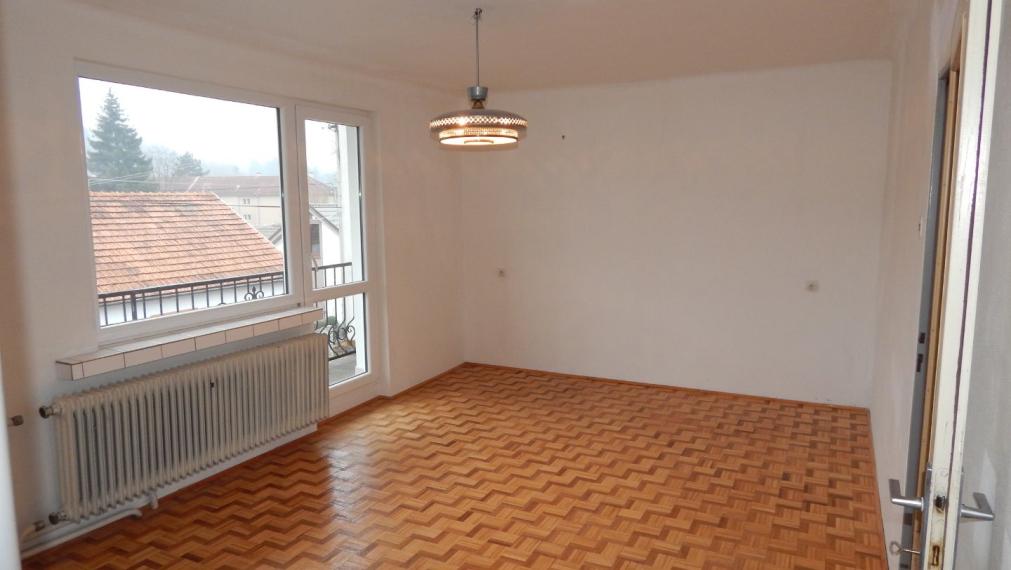 SPEKTRUM REALITY- NA PREDAJ 5-IZBOVÝ DVOJPODLAŽNÝ RODINNÝ DOM S TERASOU A GARÁŽOU, HANDLOVÁ