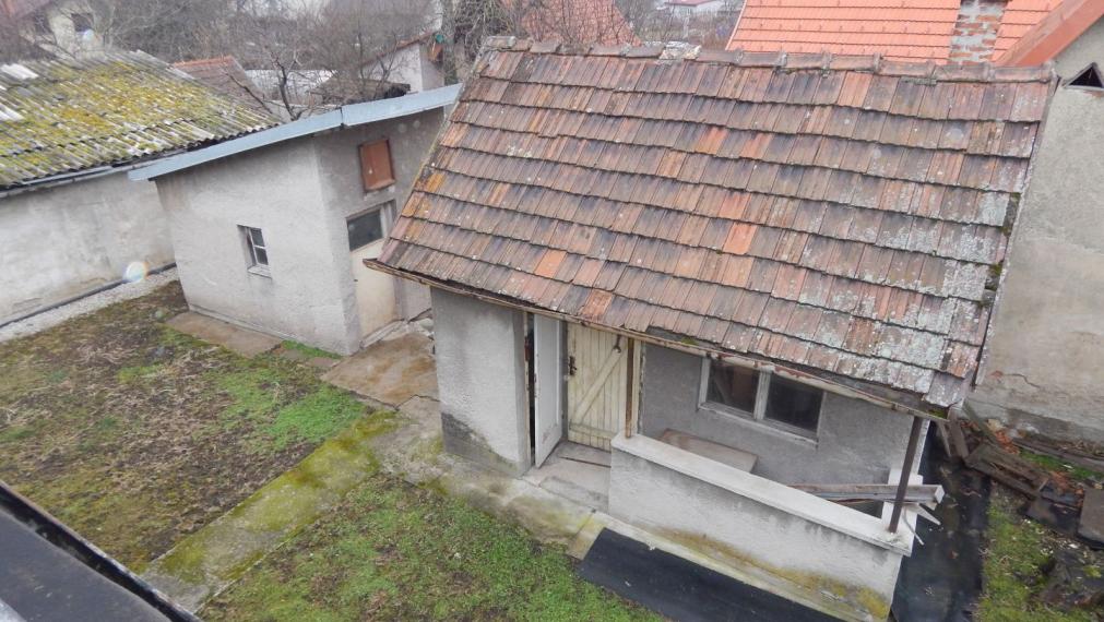 SPEKTRUM REALITY- NA PREDAJ 5-IZBOVÝ DVOJPODLAŽNÝ RODINNÝ DOM S TERASOU A GARÁŽOU, HANDLOVÁ