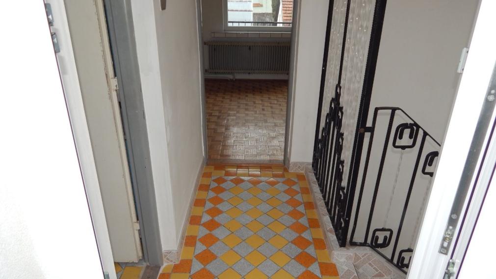 SPEKTRUM REALITY- NA PREDAJ 5-IZBOVÝ DVOJPODLAŽNÝ RODINNÝ DOM S TERASOU A GARÁŽOU, HANDLOVÁ