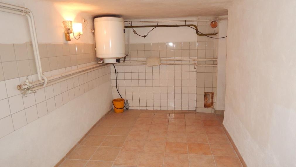 SPEKTRUM REALITY- NA PREDAJ 5-IZBOVÝ DVOJPODLAŽNÝ RODINNÝ DOM S TERASOU A GARÁŽOU, HANDLOVÁ