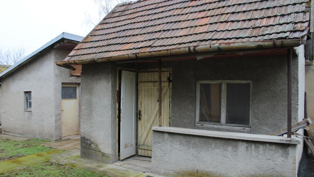 SPEKTRUM REALITY- NA PREDAJ 5-IZBOVÝ DVOJPODLAŽNÝ RODINNÝ DOM S TERASOU A GARÁŽOU, HANDLOVÁ