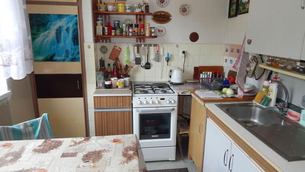 SPEKTRUM REALITY- Na Predaj 3-izbový  byt, 63 m2 s balkónom, Vyhne, okres Žiar nad Hronom