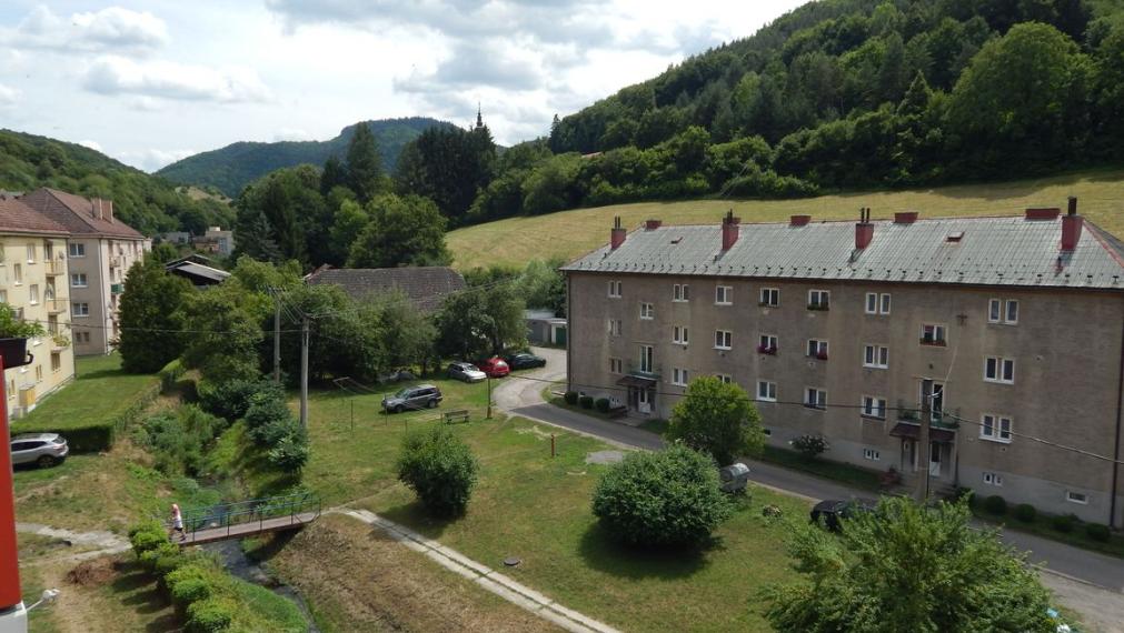 SPEKTRUM REALITY- Na Predaj 3-izbový  byt, 63 m2 s balkónom, Vyhne, okres Žiar nad Hronom