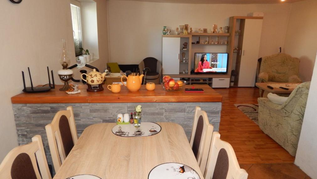 PREDANÉ! SPEKTRUM REALITY - Na Predaj  2-izbový rodinný dom s pozemkom 196 m2 , Horná Ves, okres Prievidza